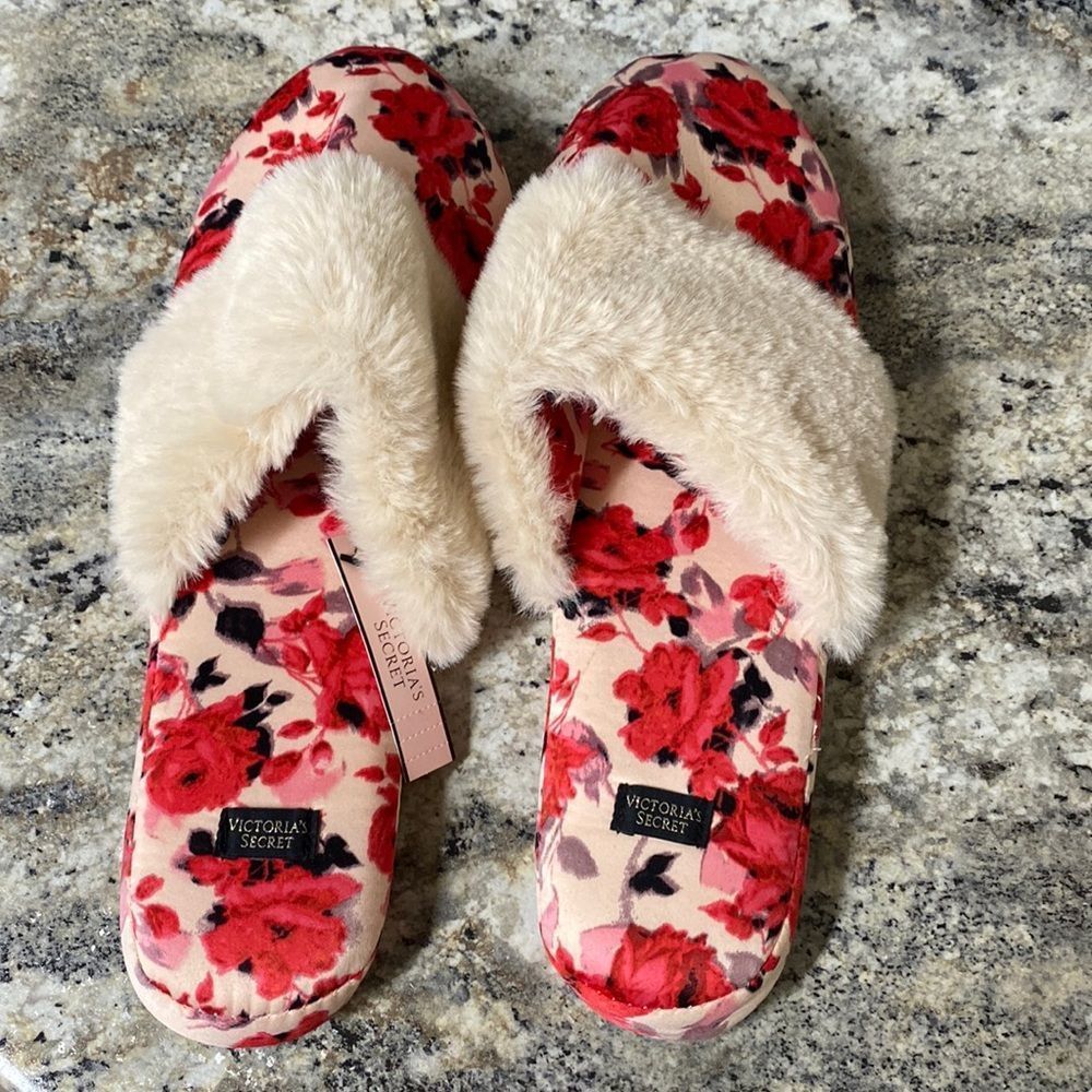 NWT Victoria’s Secret Slippers